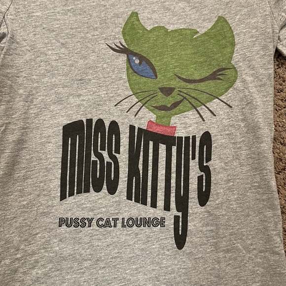 Miss Kitty’s fitted T-shirt - Picture 9 of 9